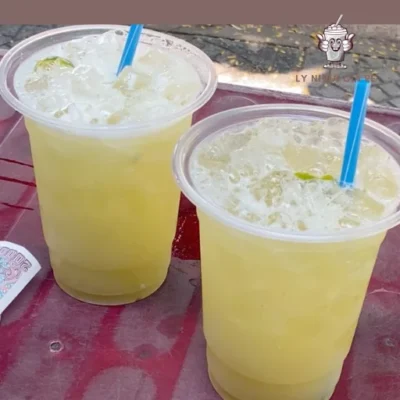 Ly nhựa đựng nước mía